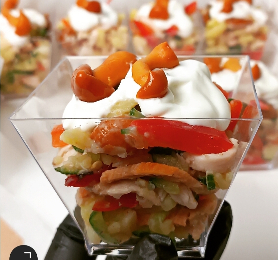 Салат с маринованными опятами 