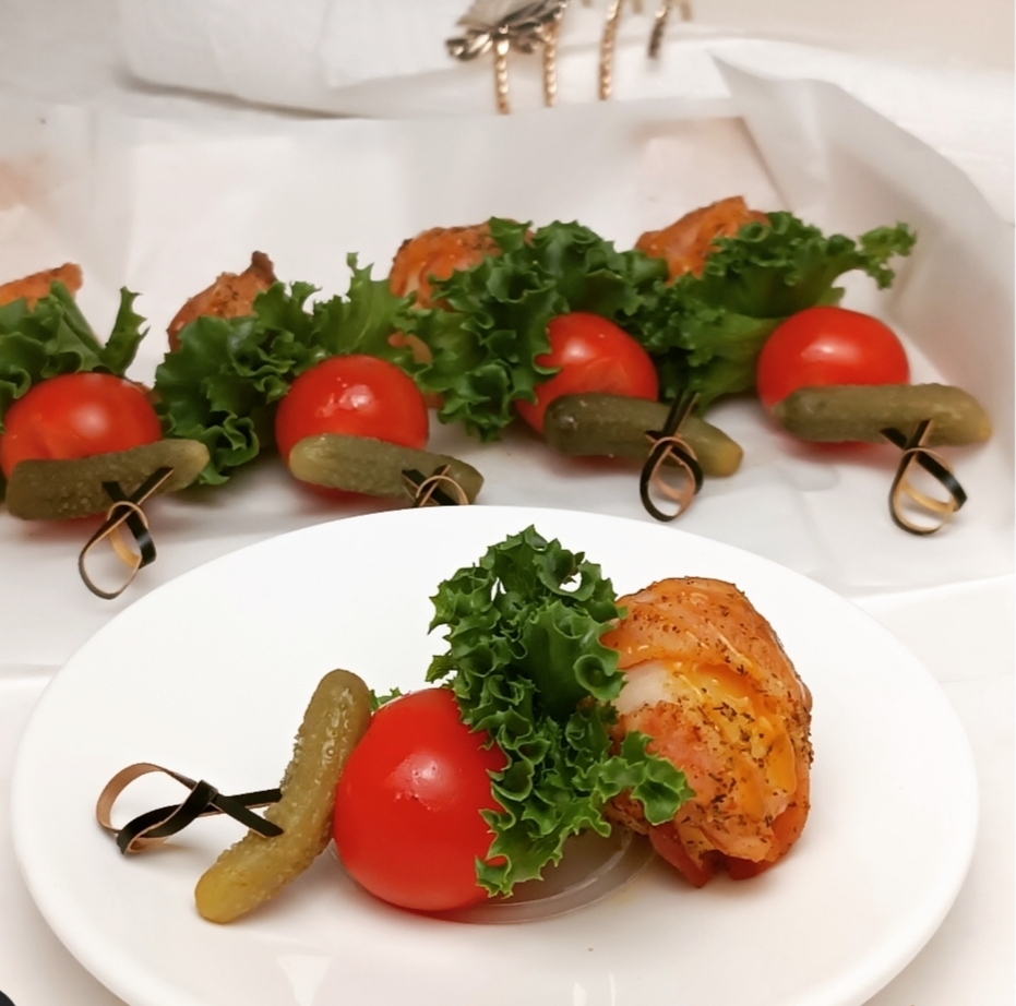 Канапе с картофелем Беби в беконе